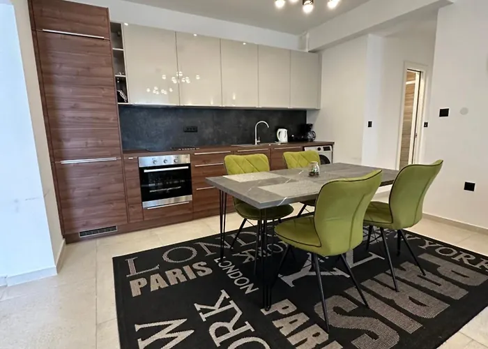 Lägenhet Luxury Zola *