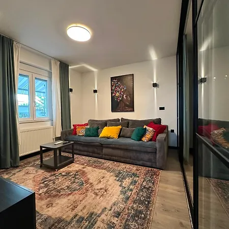 Lägenhet Luxury Zola *