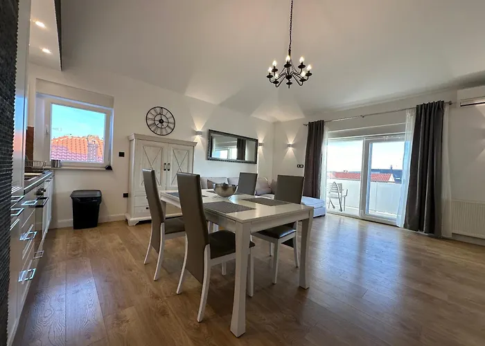 Luxury Zola דירה *